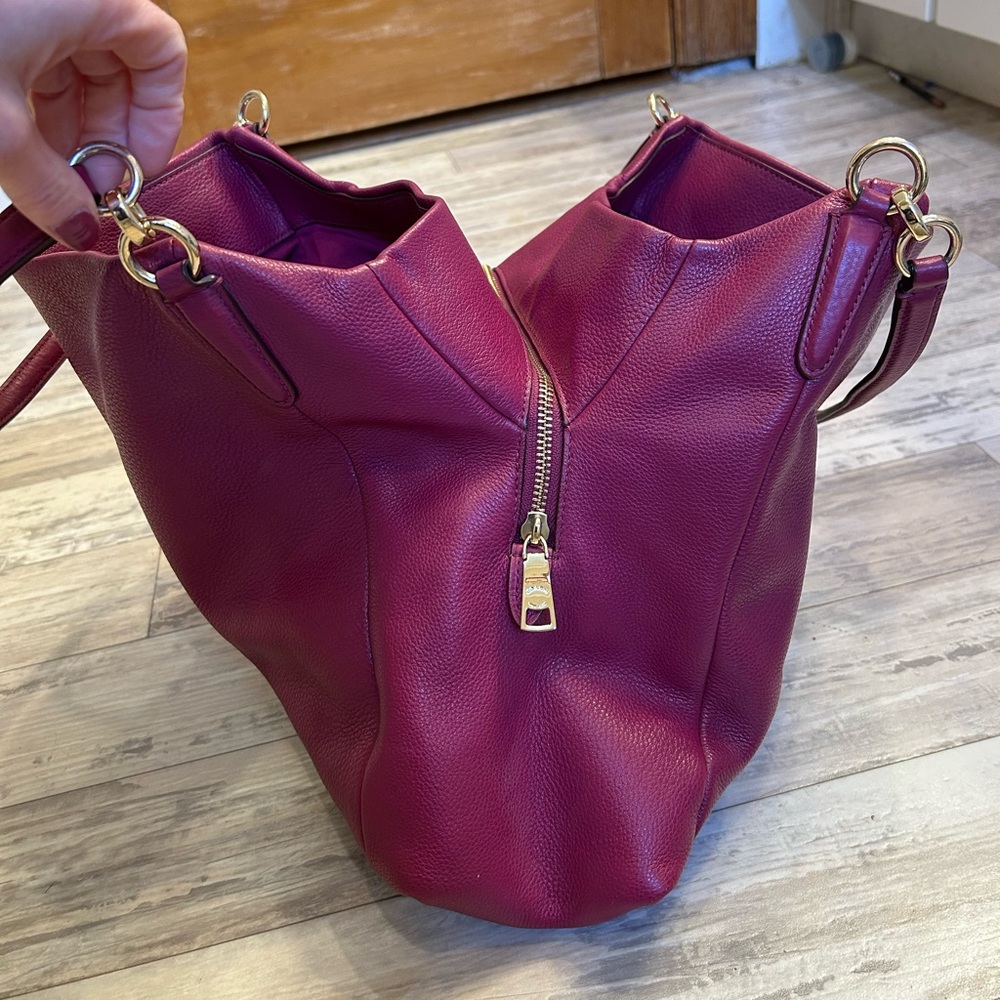 Coach Madison Pheobe Shoulder Bag in Pebbled Cranberry/Raspberry Leather - Picture 3 of 16